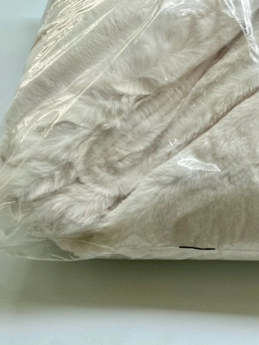 Saranoni Faux Fur Pillowcases Cream Set Of 2 NEW